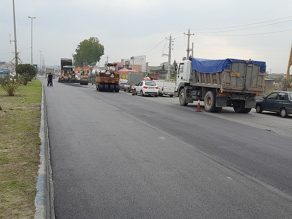 روکش آسفالت چهار و نیم کیلومتر در بلوار امام رضا(ع) شهر سورک